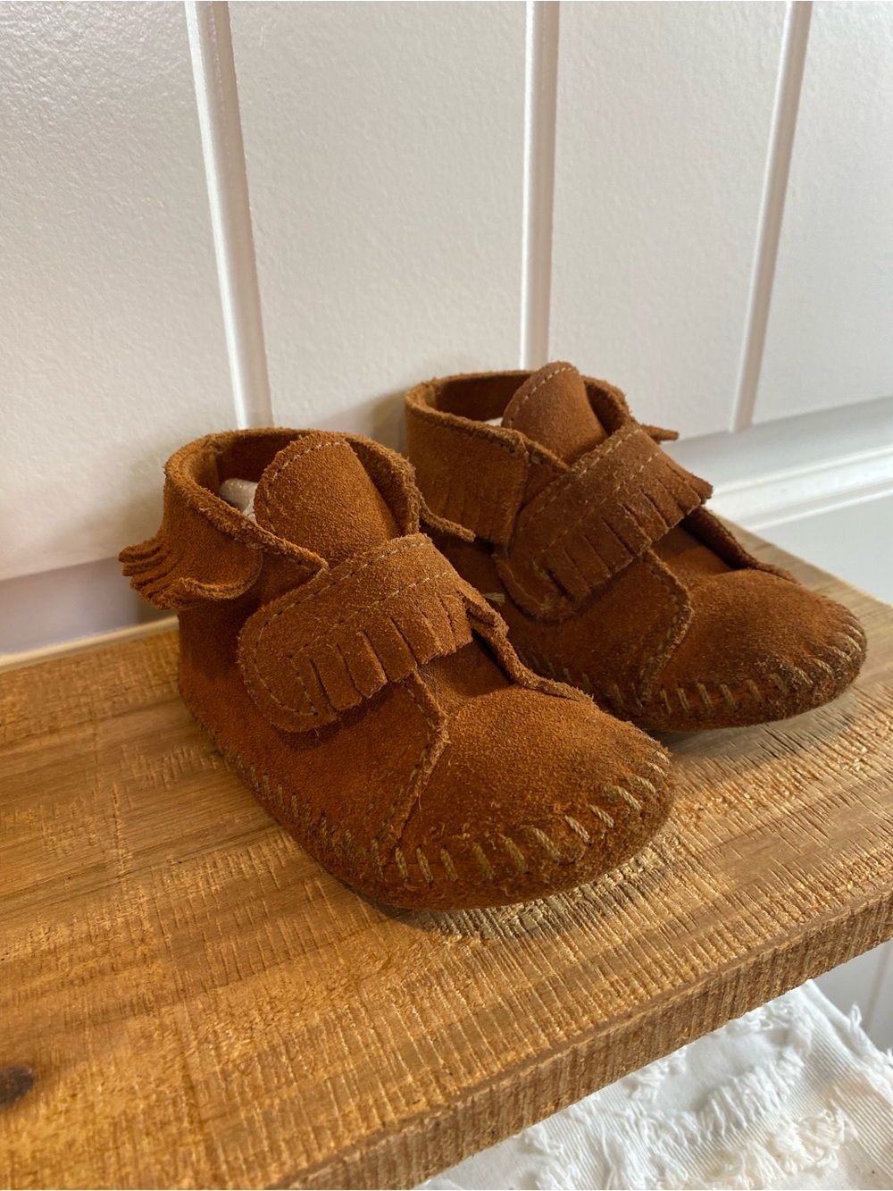 Minnetonka Toddler Chestnut Suede Fringe Moccasins - Picture 3 of 10